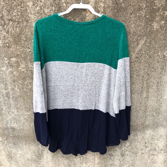 Emerald Color Block Long Sleeve Tie Front Top - Picture 6 of 6